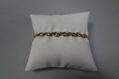 FRED
Bracelet à maillons ovales en ors jaune...