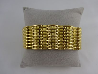 Bracelet en or jaune (750) à maillons convexes...