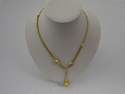 Collier en or jaune (750) formé d'une chaîne...