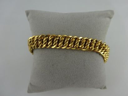 Bracelet gourmette à maille tressée en or...