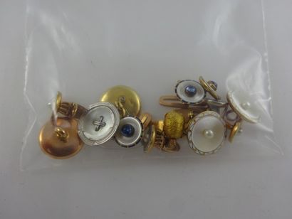 Lot de boutons de col et boutons de manchettes...