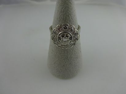Bague monture en or gris (750) et platine...
