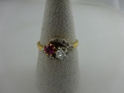 Bague toi et moi monture en or jaune et gris...