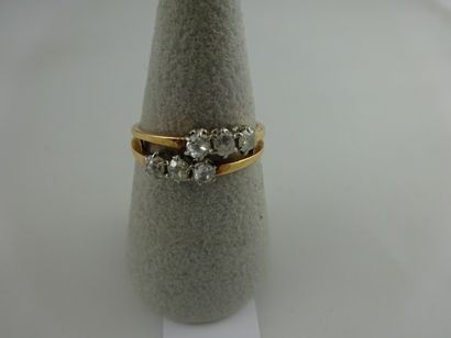Bague en or jaune (750) et platine (950)...