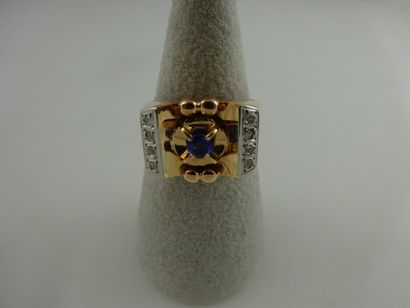 Bague de style tank en or jaune (750) sertie...