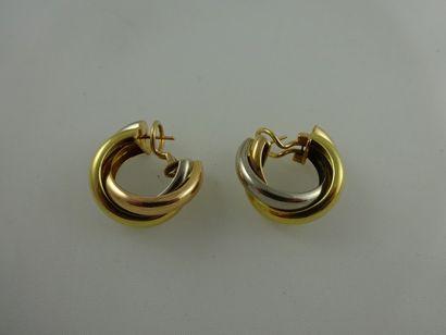 CARTIER 
Paire de boucles d'oreille en or...