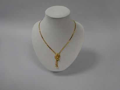 Collier en or jaune (750) formant un motif...