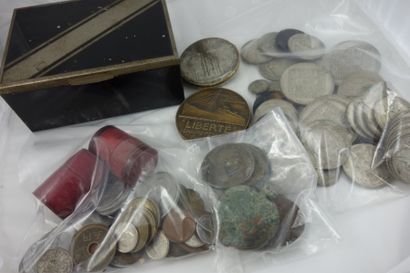 Lot de pièces de monnaie en métal, certaines...