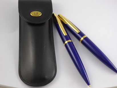 DUNHIL
Lot de deux stylos dont:

- Un stylo...