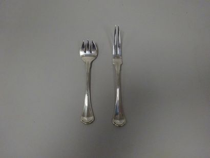TETARD FRERES 
Ensemble comprenant douze...