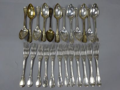 PUIFORCAT
Douze couverts de table en argent...
