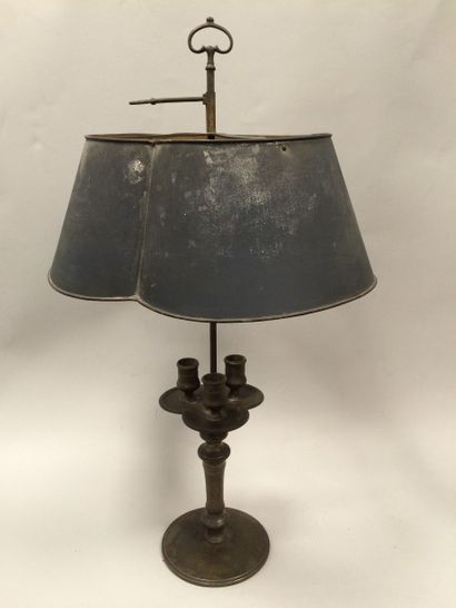 Lampe bouillotte à trois bras de lumière....
