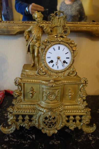 Pendule au gentilhomme

En bronze ciselé...