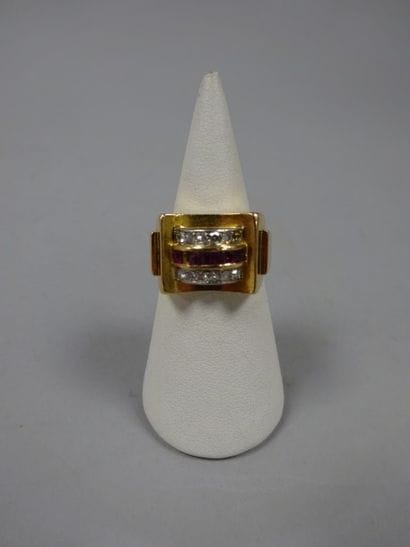 Bague Tank en or jaune (750) et platine (950)....