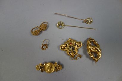 Lot de bijoux en or jaune (750) comprenant:...