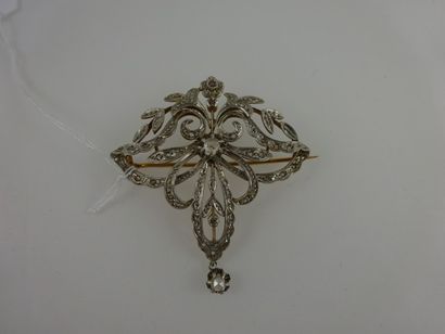 Broche pendentif en or jaune et gris (750)...