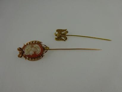 Lot d'épingles de cravate en or jaune (750):...