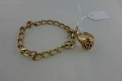 Lot or jaune (750) comprenant:

- Un bracelet...