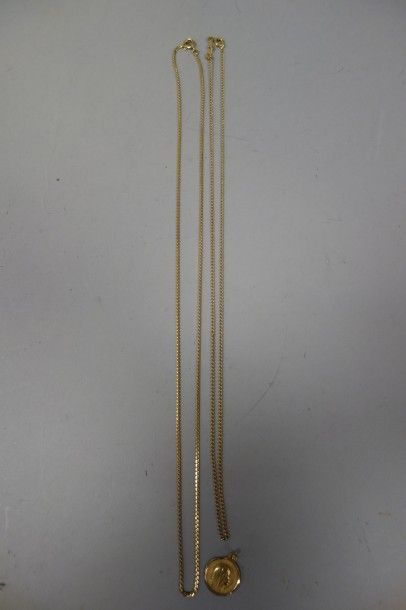Lot d'or jaune (750) comprenant:

- Deux...