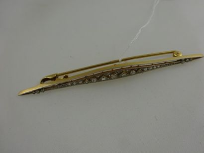 Broche barrette en ors jaune (750) et gris...