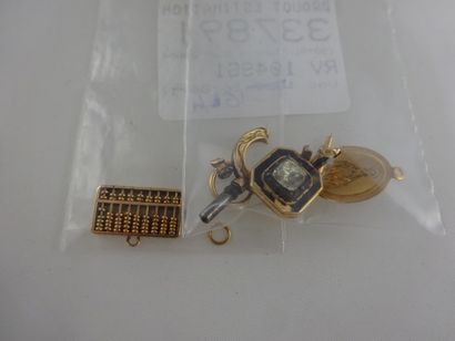Débris d'or jaune (750), avec métal ou pierre...