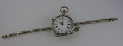 Montre de col en argent (925). 

Poids brut:...