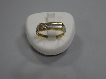 Bague en or jaune et gris (750) ornée d'un...