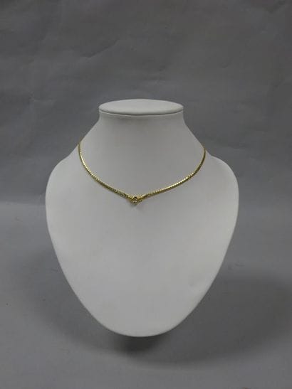 Collier ras de cou en or jaune (750) à maille...