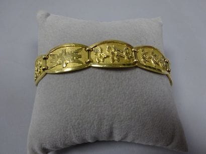 Bracelet gourmette de forme oblongue en or...