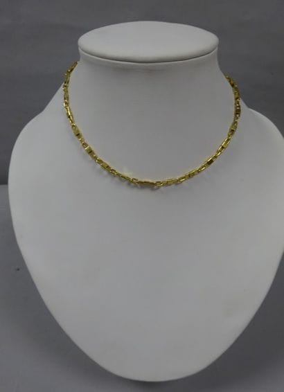 Collier ras de cou en or jaune (750) à maillons...