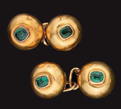 Paire de boutons de manchettes en or, composés...