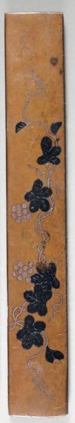 Kozuka en suaka à décor incrusté de shibuichi...