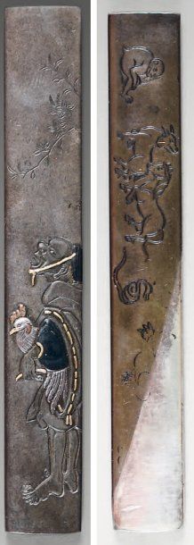 Kozuka en shibuichi à décor incrusté de shakudo,...