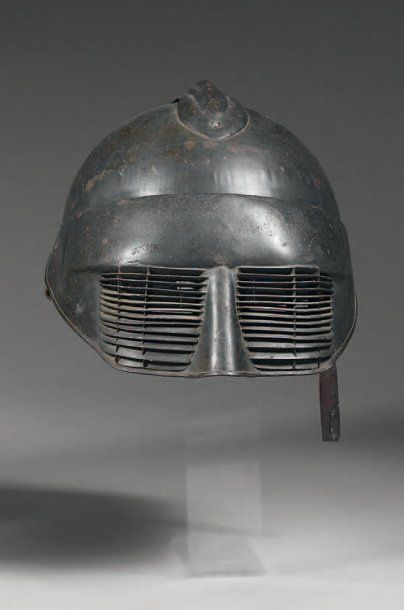 Casque Adrian, modèle 1915, modifié en casque...