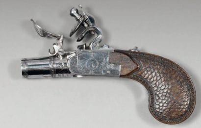 Beau petit pistolet à coffre, à silex. Petit...