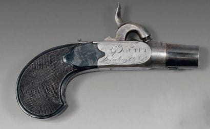 Beau petit pistolet à coffre, à percussion....
