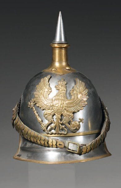 COIFFURES
Casques, shakos, schapskas. Allemagne...