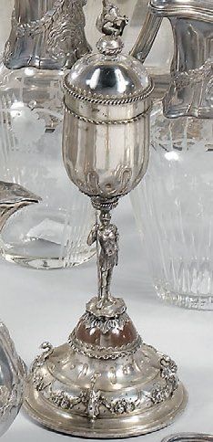 Coupe en argent à moulure cordée, le pied...