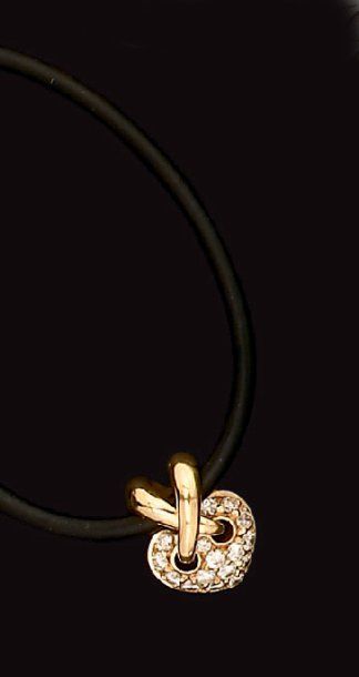 CHAUMET
«LIENS » Pendentif en or, en forme...