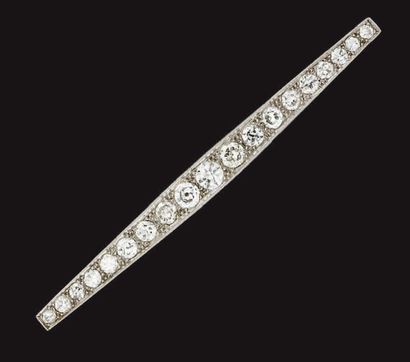 Barrette en platine sertie de diamants demi...