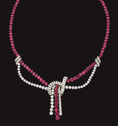 Collier en or jaune et platine, formé d'une...