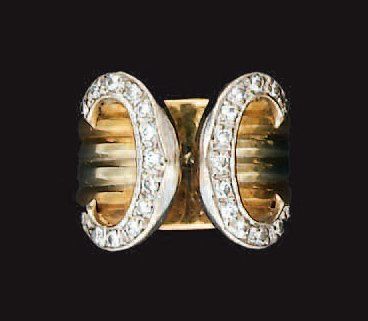 CARTIER
Anneau large en ors de couleurs à...
