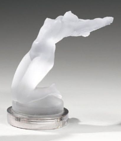 René LALIQUE
Mascotte en verre blanc moulé-pressé...