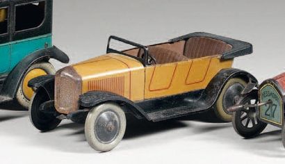J. de P
Réf. 7371 : Cabriolet RENAULT bordeaux...