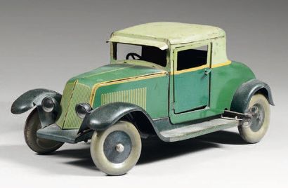 JEP
7387 : faux Cabriolet RENAULT en tôle...