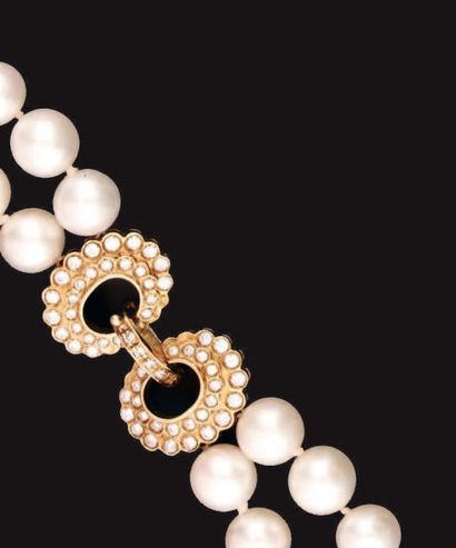 Collier deux rangs de quarante-six et quarante-deux...