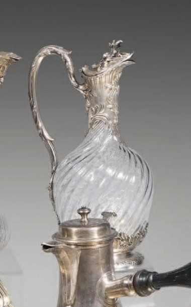 Petite aiguière en verre à côtes torses,...