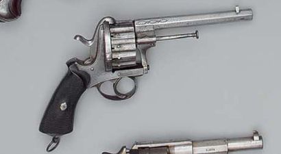 Revolver à broche. Douze coups Calibre 9...