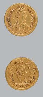ARCADIUS (383-408)
Solidus. 4,40 g. Milan....