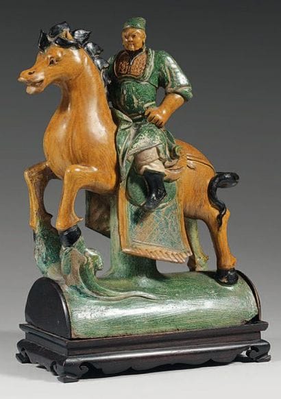 Potiche de forme balustre en porcelaine émaillée...